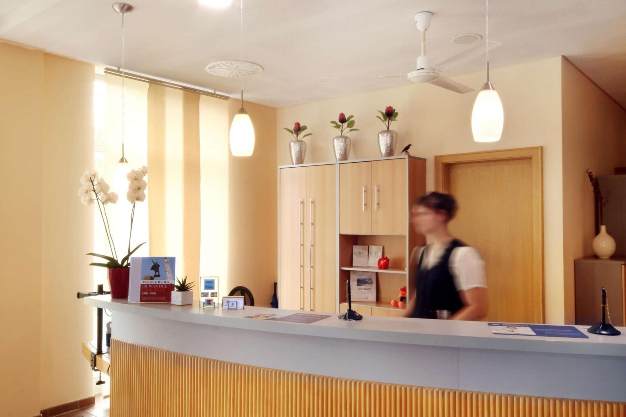 哈勒梅泽堡贝斯特韦斯特酒店 外观 照片